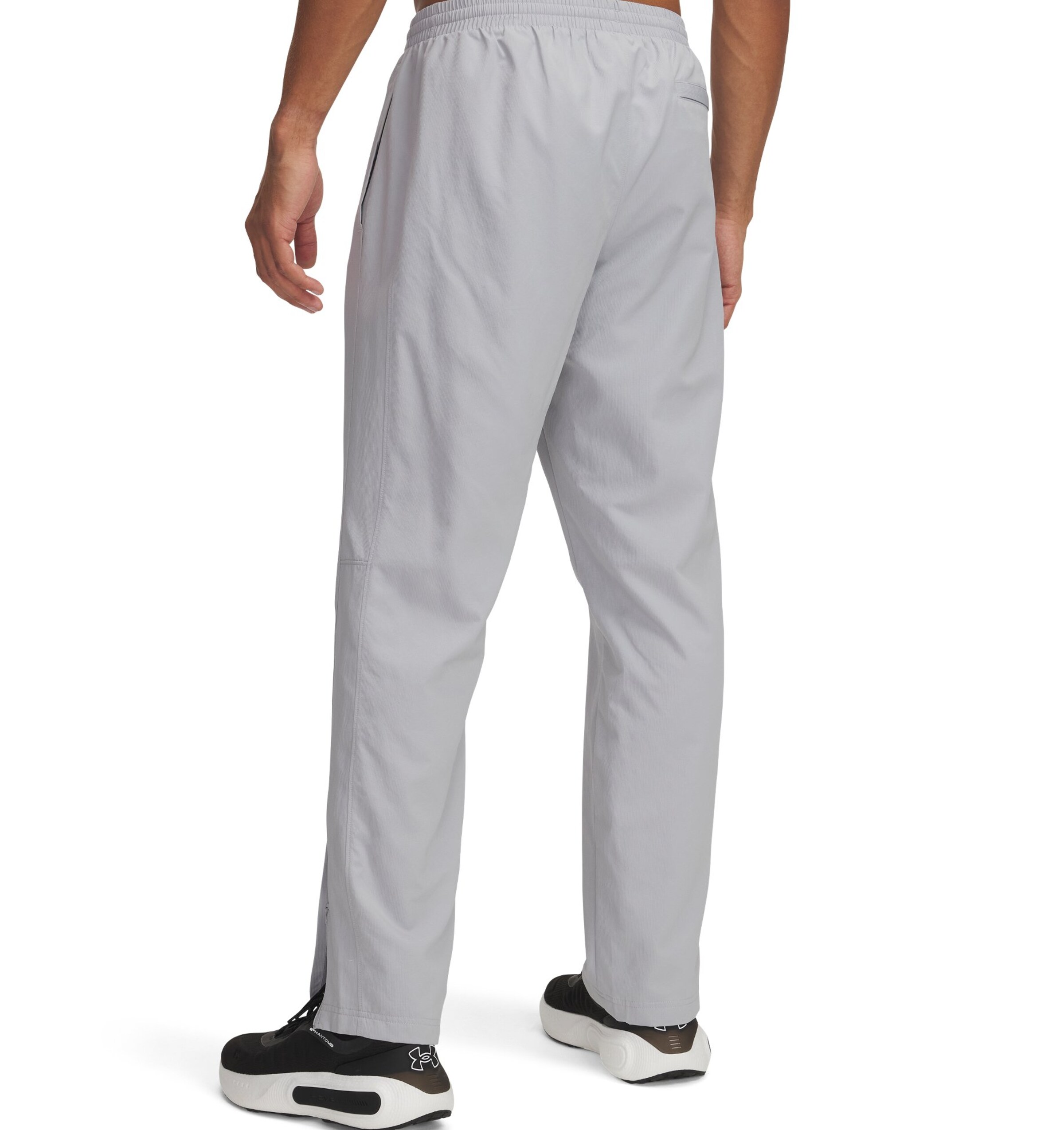 UNDER ARMOUR Regular Hose in Grau