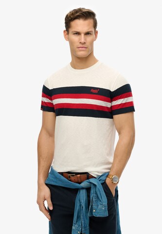 T-Shirt 'Essentials' Superdry en blanc : devant