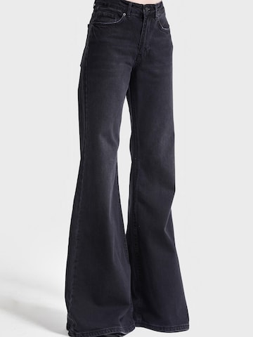 IT'S BASIC Flared Jeans 'Flare Mid Rise Jeans' in Black