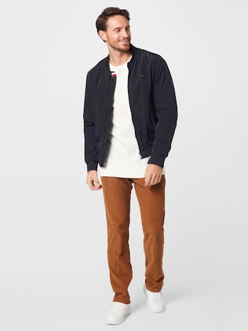 Tommy Jeans Pullover 'Essential' i hvid