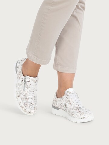 Baskets basses VITAFORM en blanc