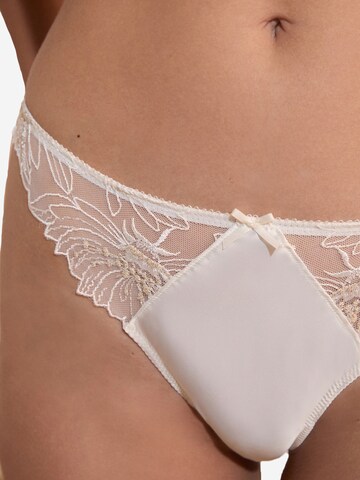 String 'Faveur' di ETAM in beige