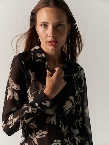 Camicia da donna di KOROSHI in nero