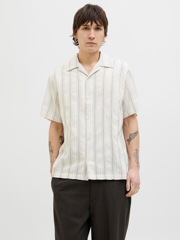 Coupe regular Chemise JACK & JONES en blanc : devant