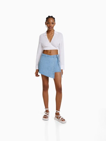 Bershka Regular Shorts in Blau