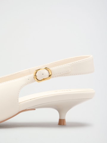 Décolleté sling di Friends Like These in beige
