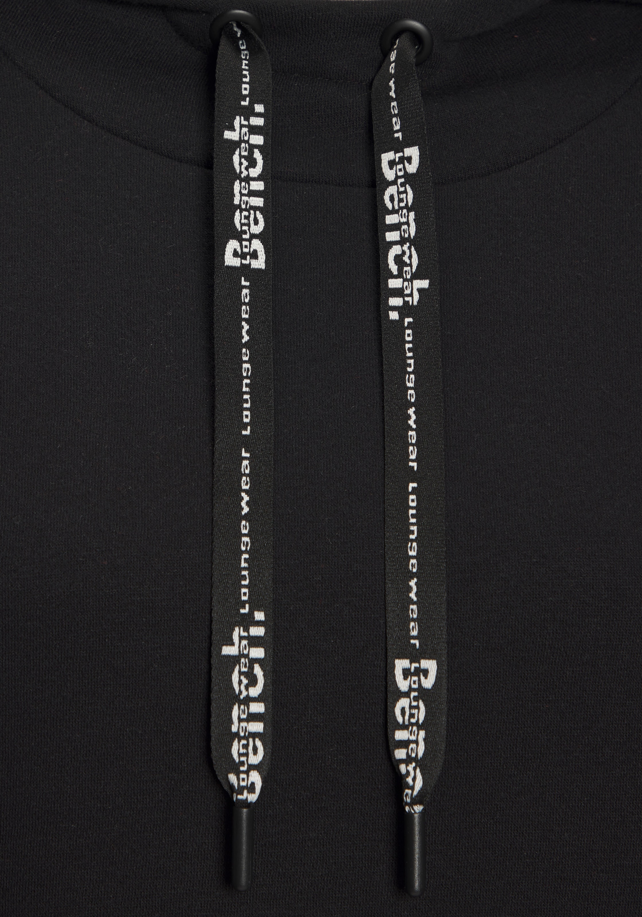 BENCH Sweatshirt in Schwarz
