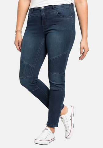 SHEEGO Slimfit Jeans i blå: forside