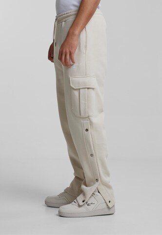 Karl Kani Loose fit Cargo Pants in Beige