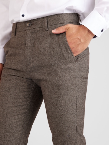 Lindbergh Slim fit Chino trousers in Brown
