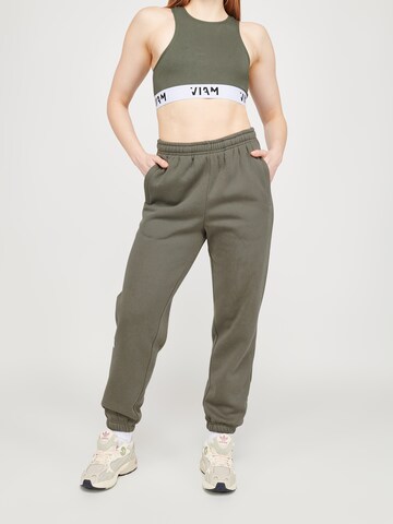 ABOUT YOU x VIAM Studio Regular Trousers 'Motivation' in Green: front