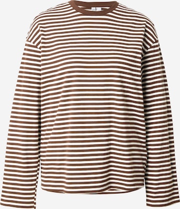 T-shirt 'PCSadie' PIECES en marron : devant