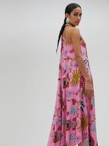 Lola Casademunt - Vestido en rosa