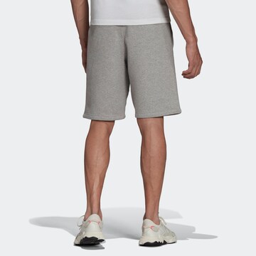 ADIDAS ORIGINALS Regular Shorts 'Adicolor Essentials Trefoil' in Grau