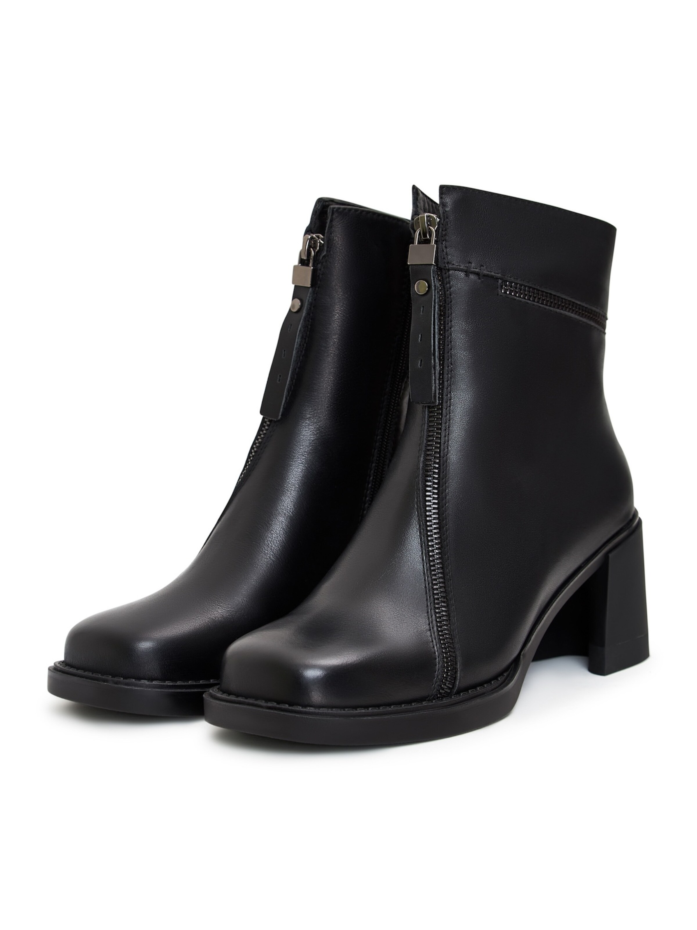 CESARE GASPARI Booties in Black