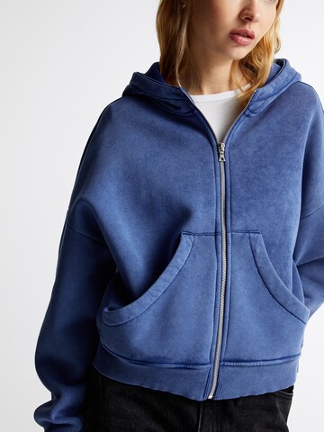 Pull&Bear Sweatjacke in Blau