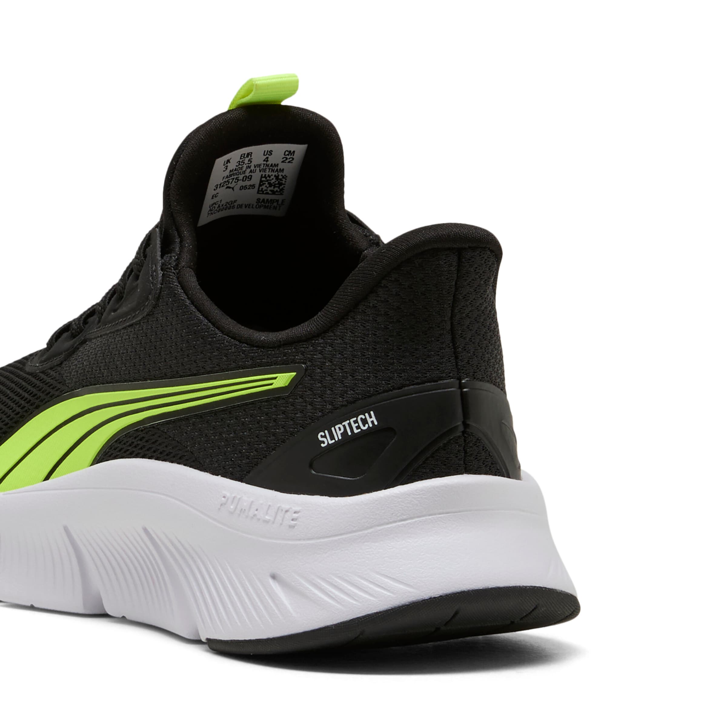 PUMA Slip On in Schwarz