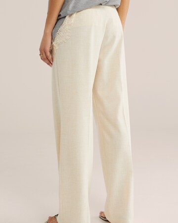 WE Fashion - regular Pantalón de pinzas en beige