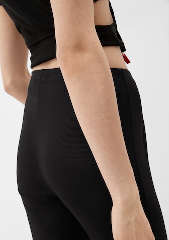 évasé Pantalon QS en noir