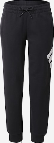 ADIDAS SPORTSWEAR - Tapered Pantalón deportivo en negro: frente