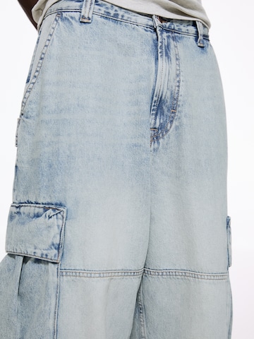 Pull&Bear Wide leg Cargojeans i blå