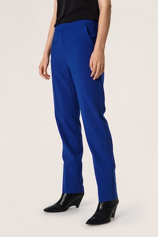 SOAKED IN LUXURY Regular Trousers 'Hunter' in Blue: front