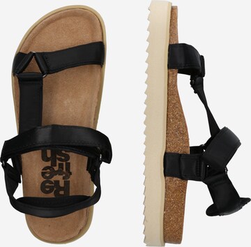 Refresh Sandals in Black