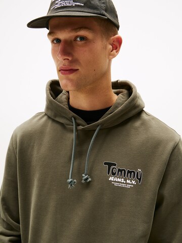 Tommy Jeans Sweatshirt in Green