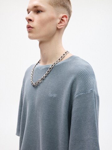 Pull&Bear Sveter - Modrá