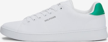 Baskets basses TOMMY HILFIGER en blanc : devant