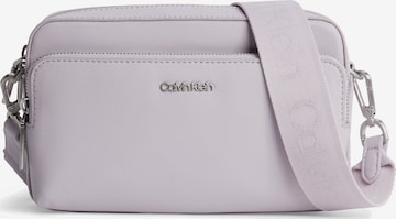 Calvin Klein - Bolso de hombro en lila: frente