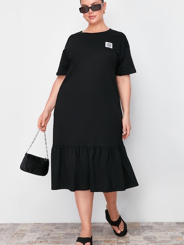 Abito di Trendyol Curve in nero: frontale