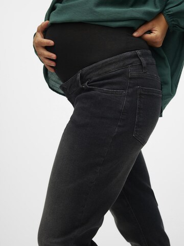 Slimfit Jeans 'VMMannie' di Vero Moda Maternity in nero