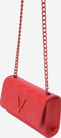 VALENTINO Чанта с презрамки 'Pattina' в червено