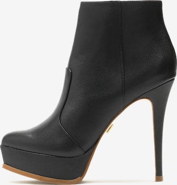 Kazar Boots in Black: front