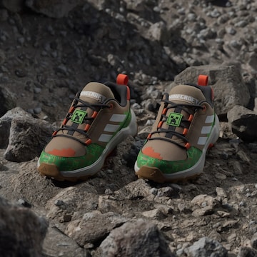 ADIDAS TERREX Χαμηλό παπούτσι 'Minecraft AX4R' σε λευκό