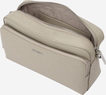 Calvin Klein Schoudertas 'Must' in Beige