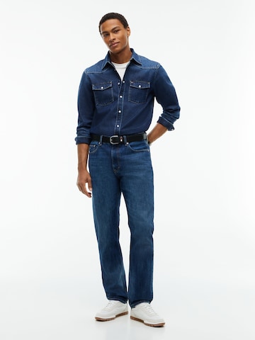 Tommy Jeans Regular fit Button Up Shirt in Blue