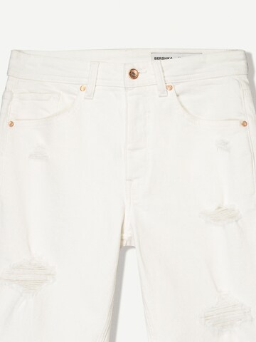 Bershka Regular Jeans i vit