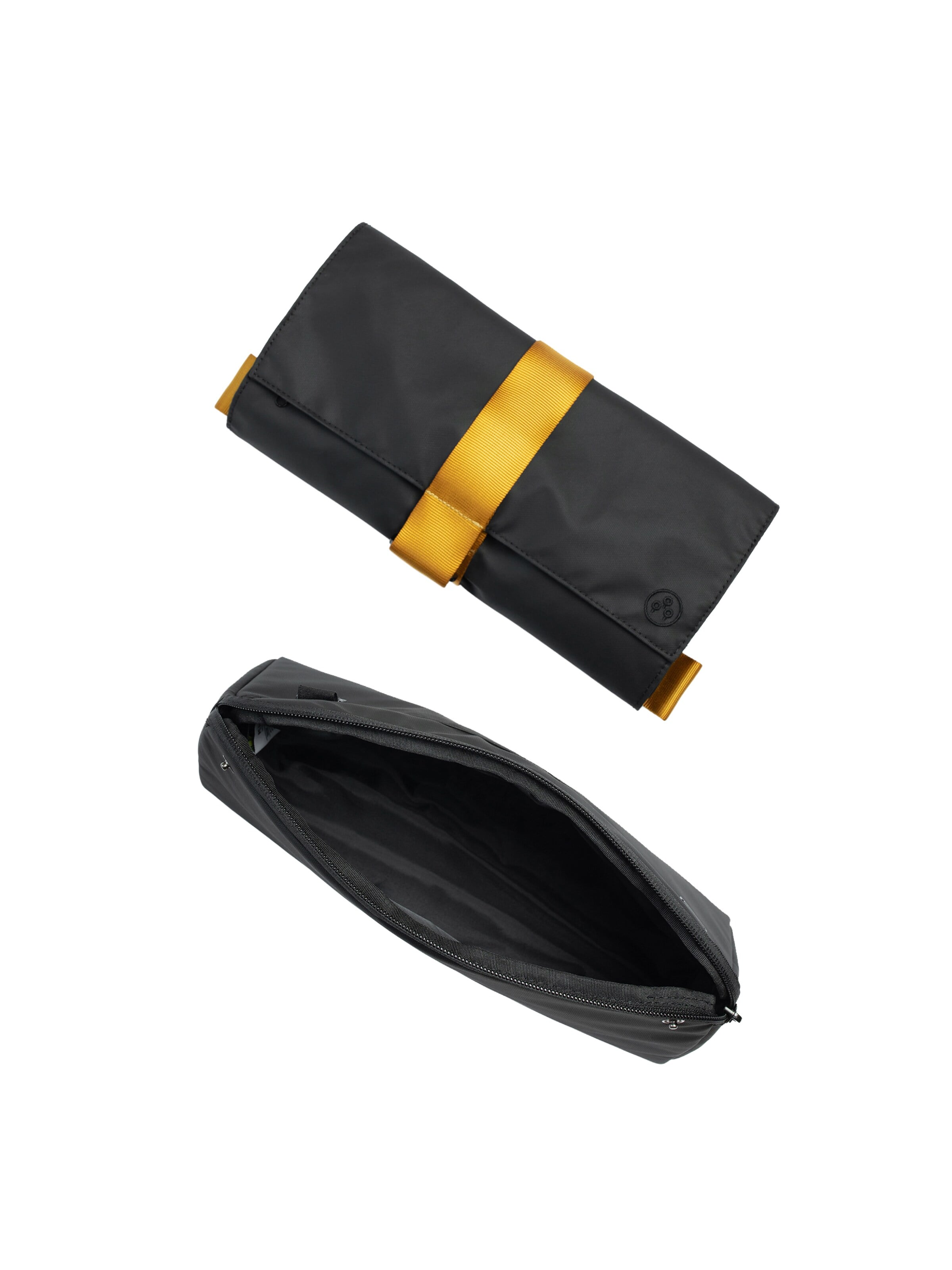 KIWEE Umhängetasche 'KIWEE Triangle Sling - Black'‌‌‌‌‌‌‌‌‌‌ in Schwarz