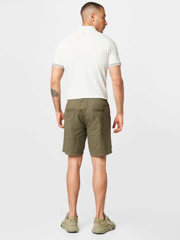 Matinique Regular Shorts 'Barton' in Grün