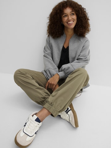 bonprix Tapered Hose in Grün