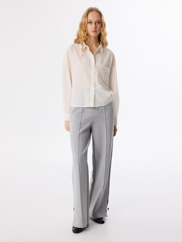 Twist Blouse in Beige