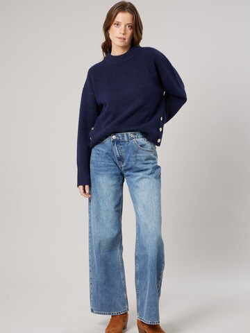 Deeluxe Sweater in Blue