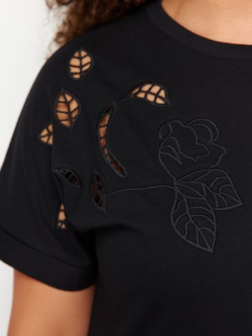 T-shirt Trendyol Curve en noir