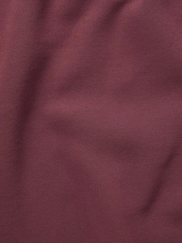 Organication Sweatshirt in Rot