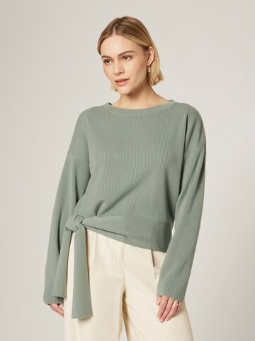 Guido Maria Kretschmer Women Sweater 'Theres' in Green: front