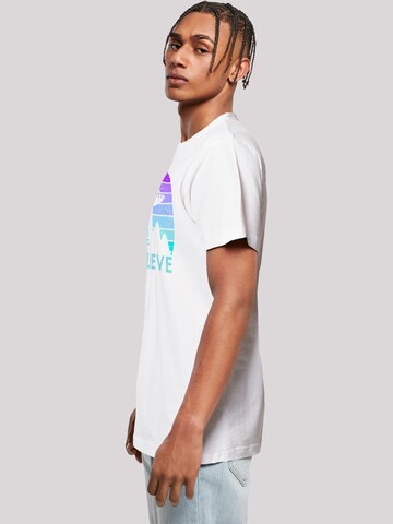 T-Shirt 'I BELIEVE UFO Alien Raumschiff Retro' F4NT4STIC en blanc