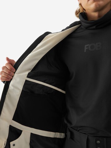 Veste outdoor 4F en blanc
