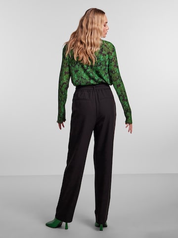 PIECES Regular Broek in Zwart